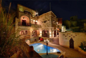 Renovated Farmhouse with Pool, Jacuzzi, Gym in the Village Centre